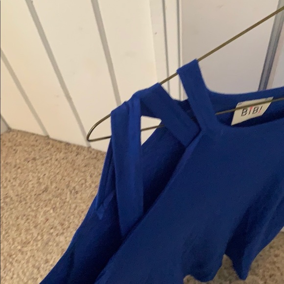 Blue top - Picture 3 of 3